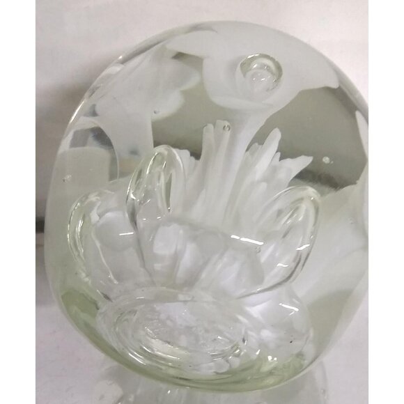 1973 St Clair White Flower Controlled Bubble Glass Paperweight NOS 4 inch Diamet - Picture 2 of 2